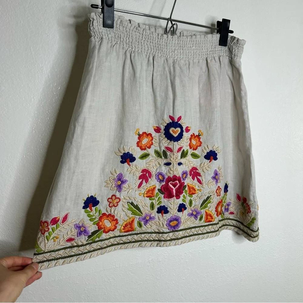 Johnny Was 100% Linen Tan Floral Embrodiered Pull on Skirt Size Small
